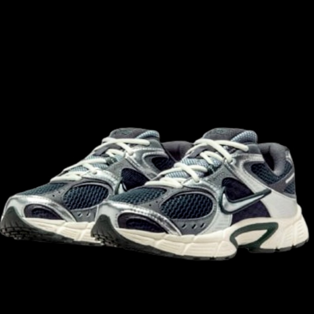 Nike V5 RNR Running Womens Seaweed Green Silver Anthracite Grey